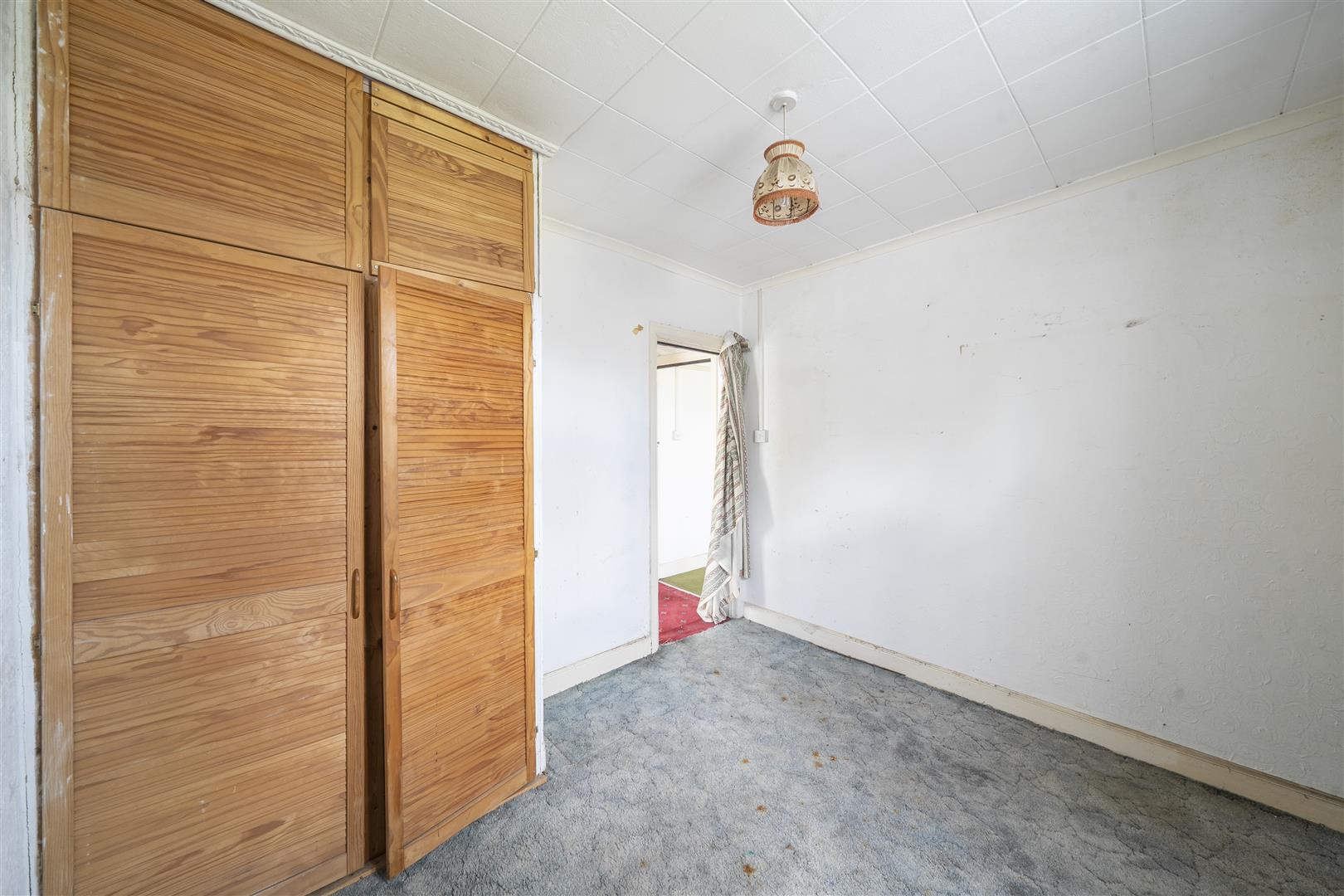 Middle Road, Ravenhill, Swansea, SA5 5DH